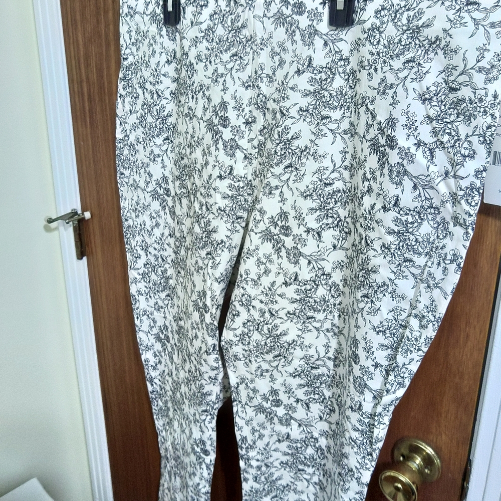 Cooper & Ella Black and White Floral Ankle Pants